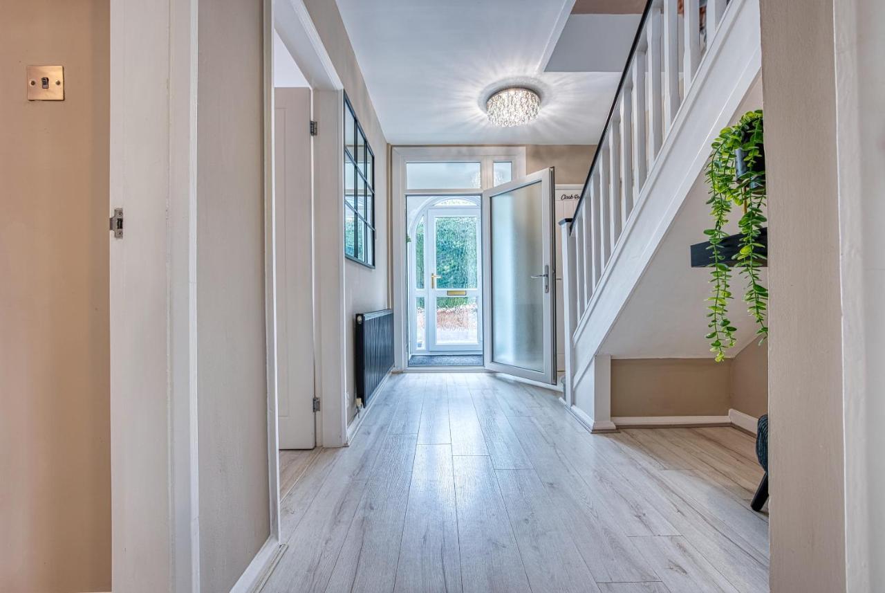 Elegant 5 Bed House - Sleeps 9, Central Solihull, Nec, Jlr, Hs2, Resorts World, Airport Business And Leisure Stays, Экстерьер фото